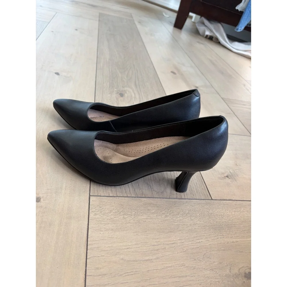 Clarks collection black